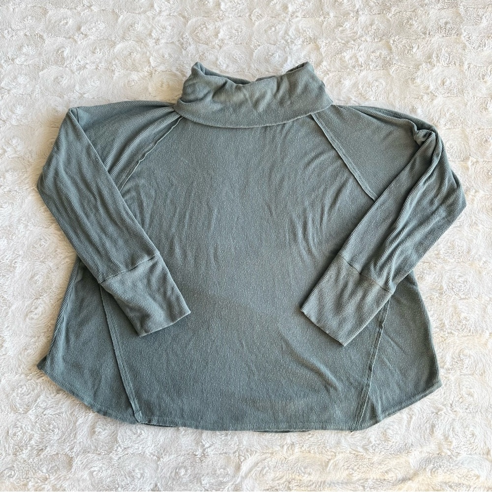 New In Sweater Womens Small Green Turtleneck Drop Shoulder Pullover Knit Solid
